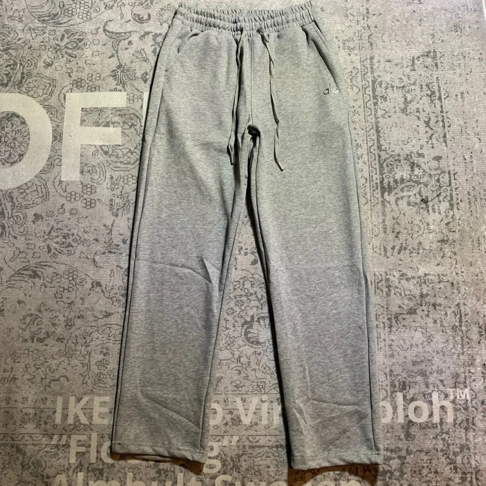 Alo Yoga Heather Gray Quarter Zip Pullover and Open Leg Sweatpants Set Large